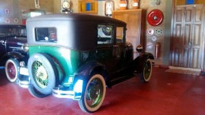Ford-1928-Verde-e-Preto-02