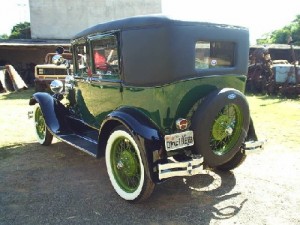 Ford-1928-Verde-e-Preto-12
