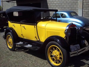 Ford-1929-Phaeton-Amarelo-Preto-03