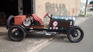 Ford-1929-Speedy-Verde-Vermelho-17