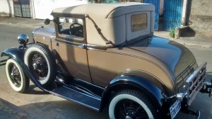Ford 1930 Sport Coupe
